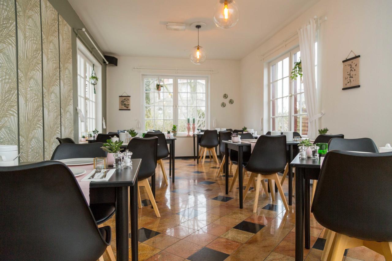 Hotel - Restaurant De 4 Jaargetijden Epen Ngoại thất bức ảnh